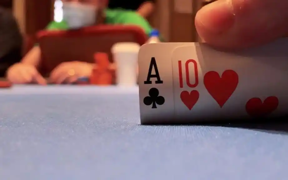 德州扑克游戏技巧_德州扑克玩法规则_GG德州扑克河牌策略