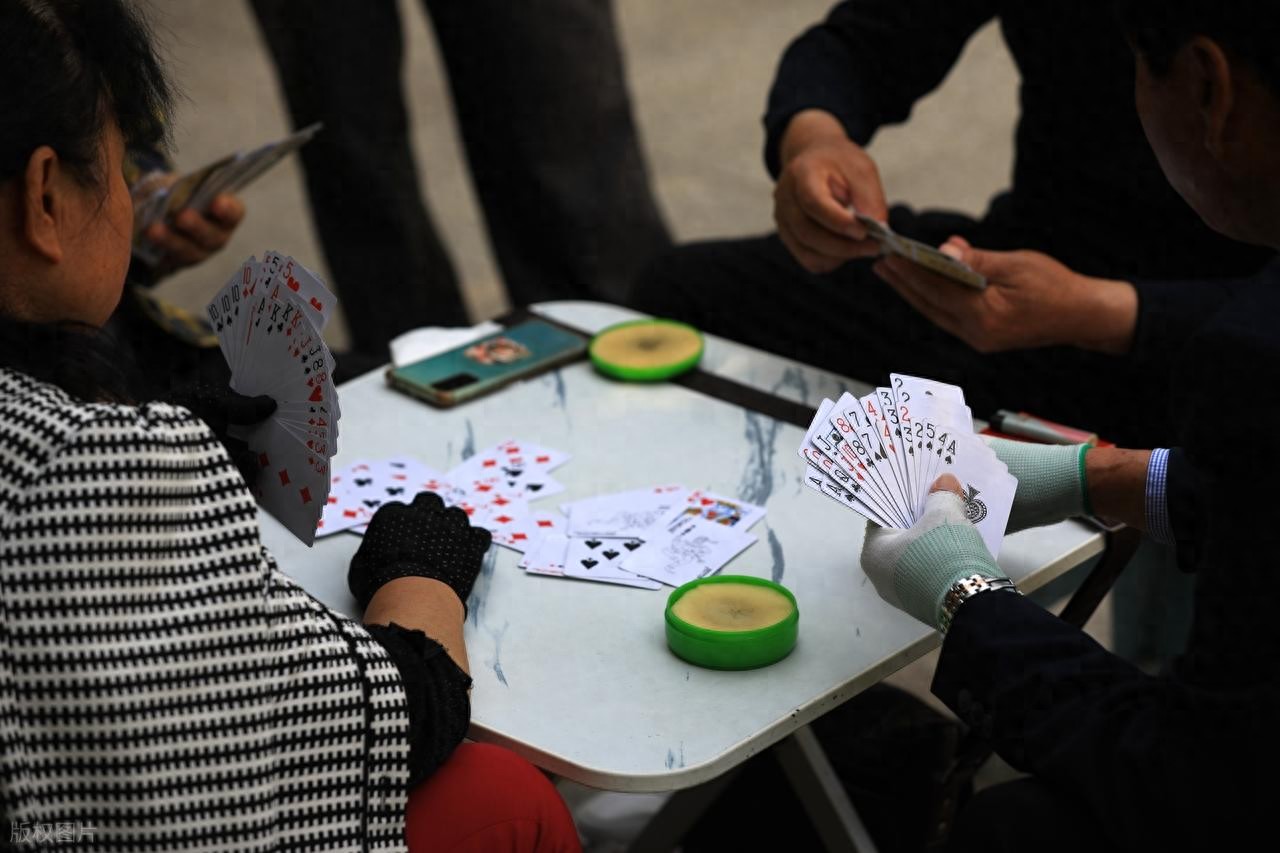 GG扑克进攻策略_掼蛋技巧_掼蛋规则