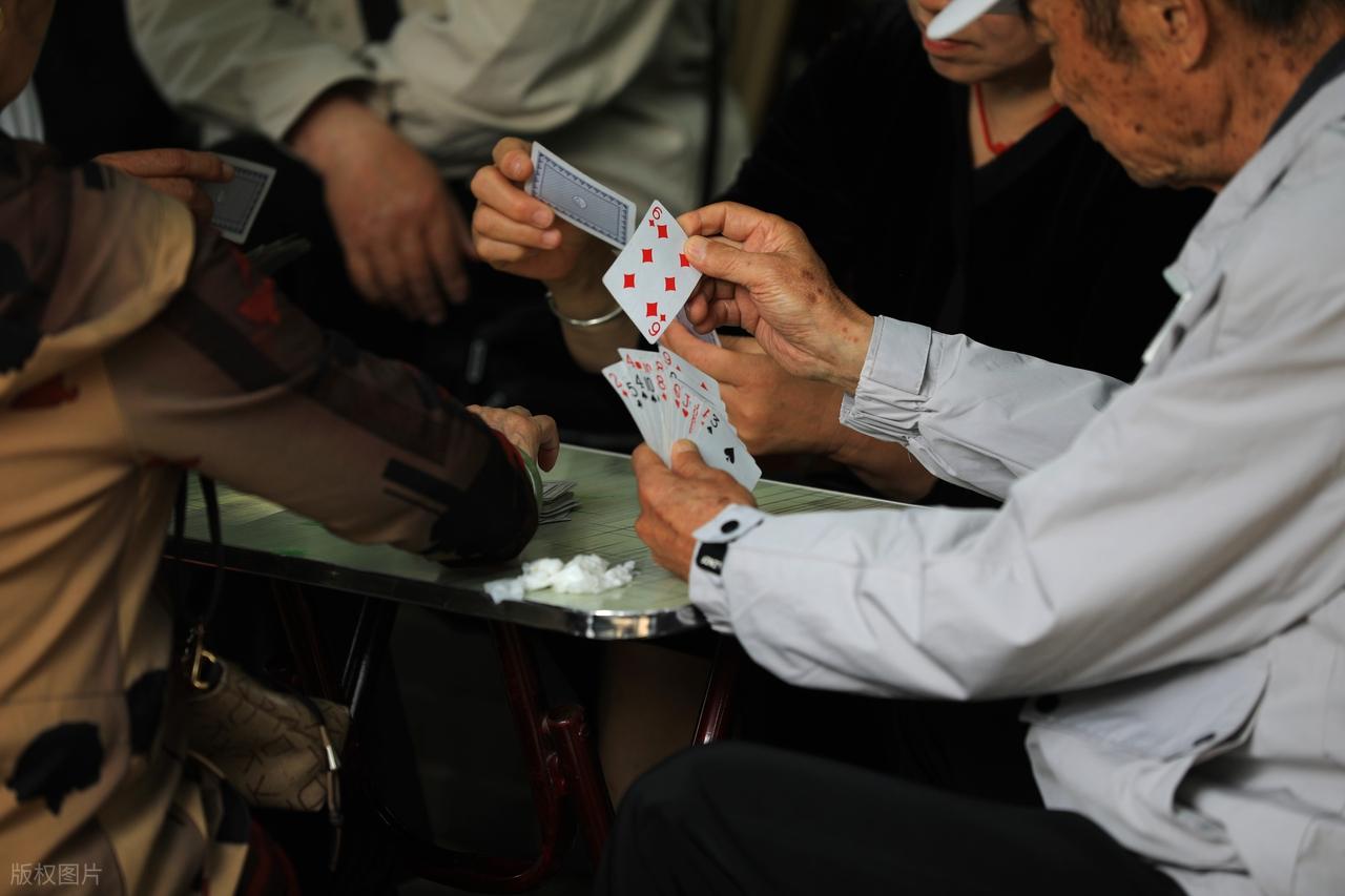 GG扑克进攻策略_掼蛋技巧_掼蛋规则