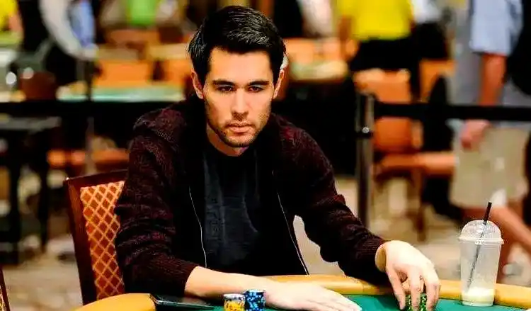 GG德州扑克冷门策略_新手常见弃牌组合_德州扑克弃牌策略